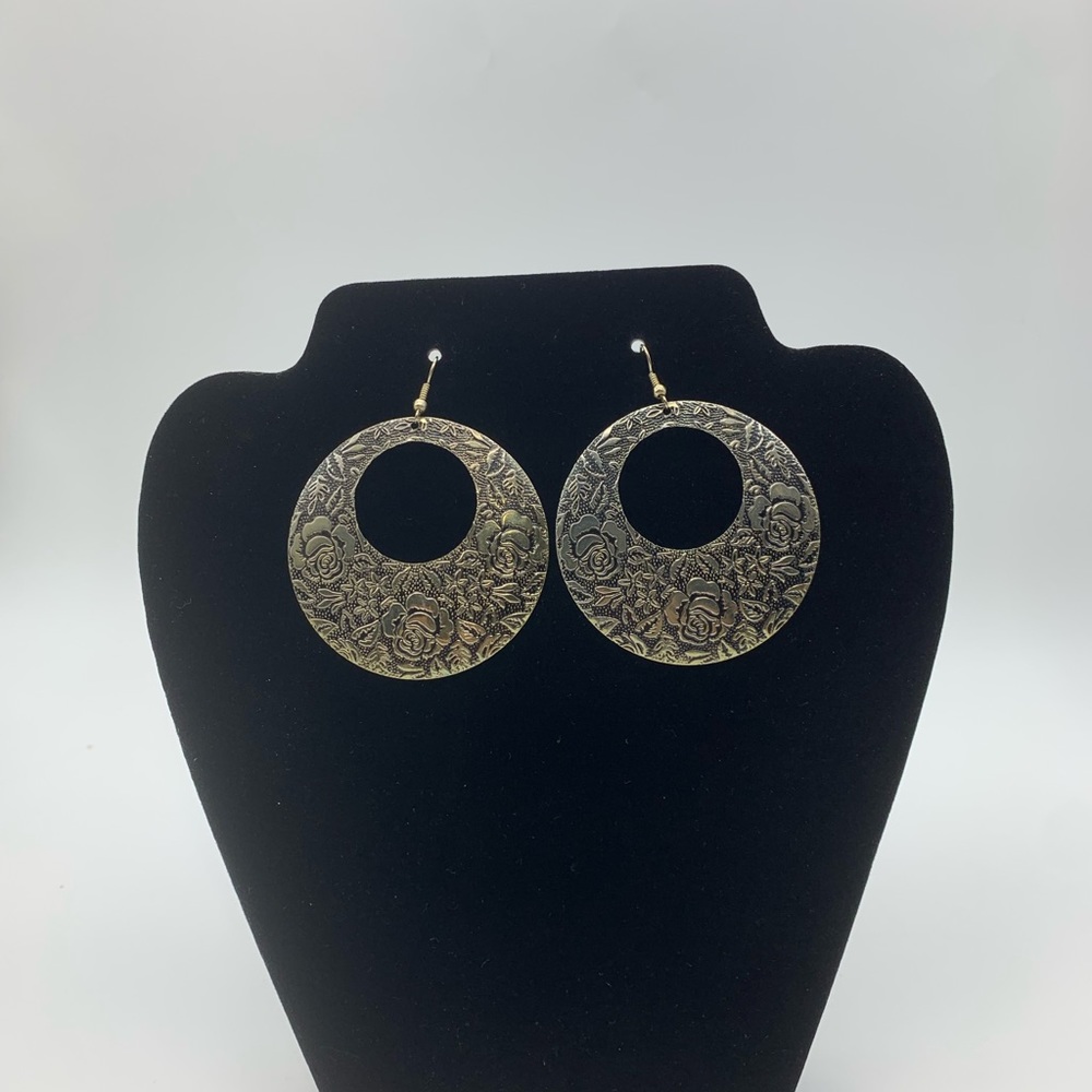Woman’s Large Round Ornate Dangle Hook Earrings With Rose & Floral Pattern
